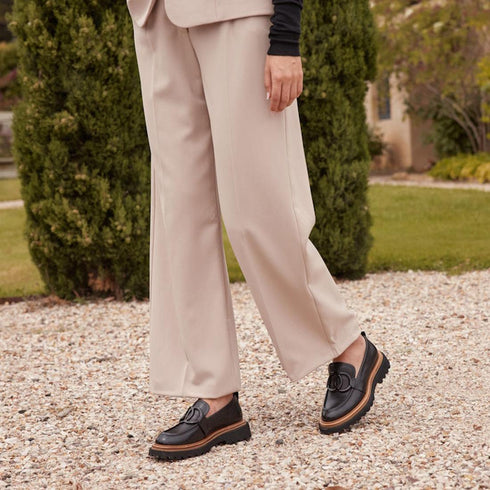 EOS Abbi Womens Leather Slip On Loafer Black