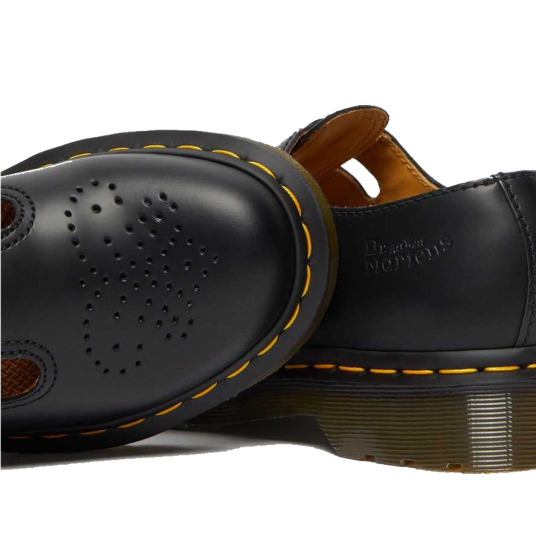 Toe and heel detail of the dr martens 8065 nary jane shoe in black leather 883985051775,
883985051782,
883985051799,
883985051805,
883985051812,
883985982772,, 883985051768, 883985051775, 883985051782, 883985051799, 883985051805, 883985051812, 88398598277