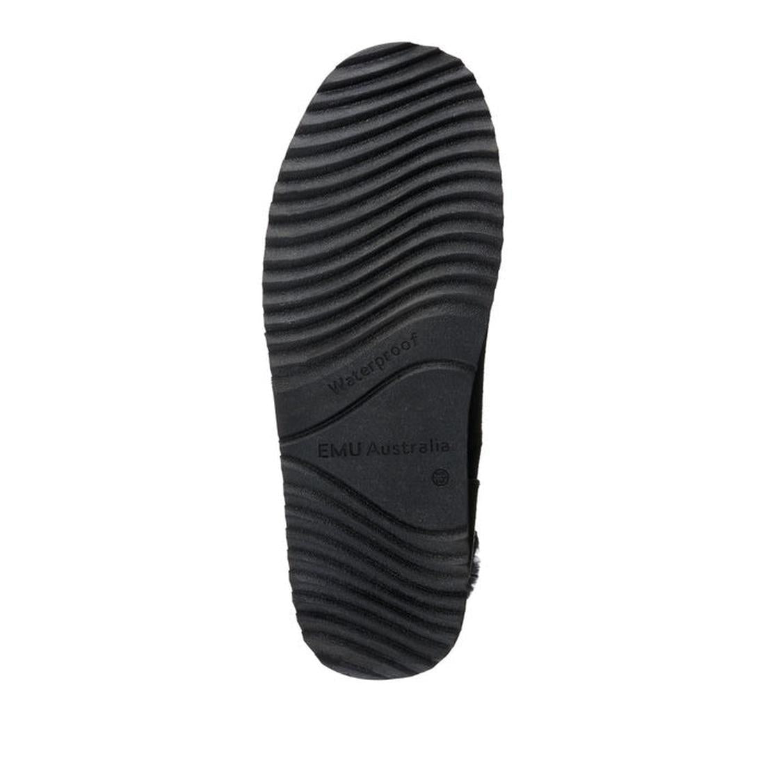 EMU NZ Emu Women's Gravelly Sheepskin Waterproof Boot in black, with a sturdy rubber sole and cozy sheepskin for family winter fun.  ksnz