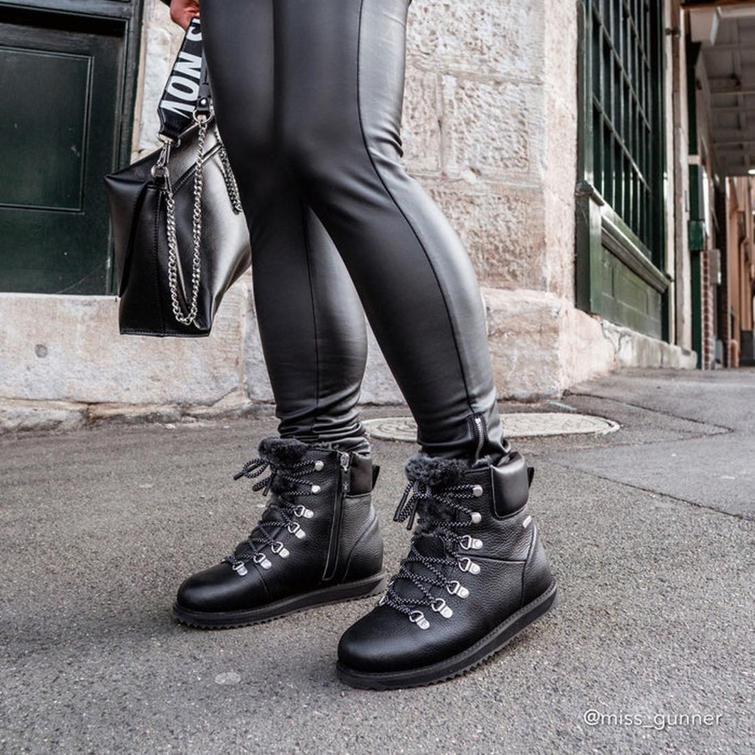 EMU NZ Emu Womens Larawag black lace-up waterproof boots with sturdy soles keep feet cozy on a city stroll, perfect for active families.  ksnz
