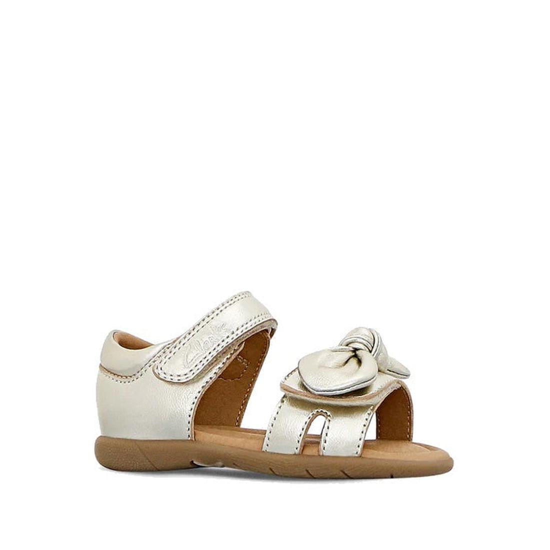 Clarks Samara Toddlers Gold Leather Sandal shines in metallic gold, with secure Velcro closure, comfy sole, bow detail, and open toe.  ksnz