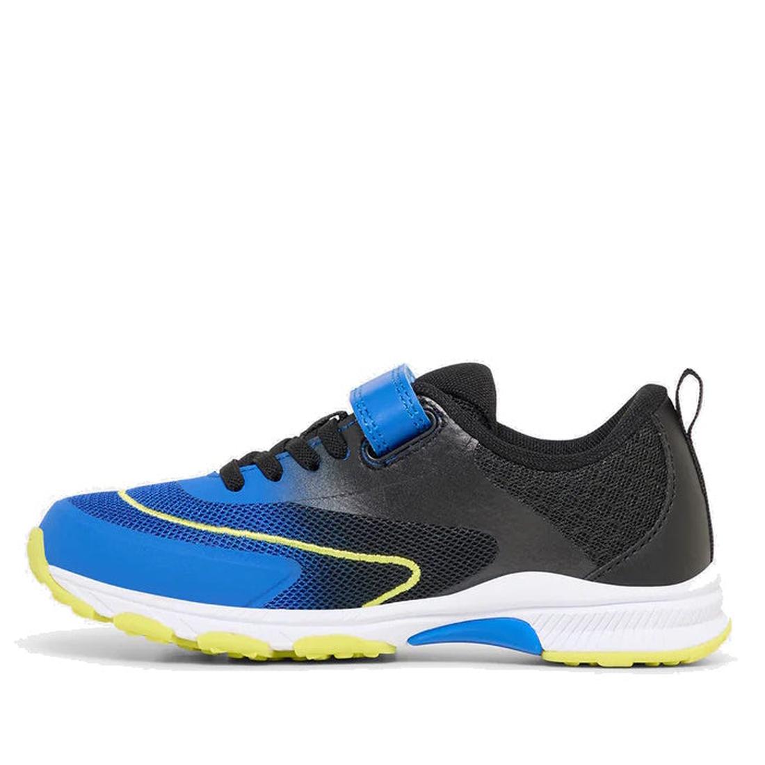 Inside foot view of right foot of clarks kids North trainer in blue and blue. 9336078305466,
9336078305480,
9336078305503,
9336078305527,
9336078305541,
9336078305565,
9336078305589,
9336078305602,
9336078305626,
9336078305640, 42213, 9336078305466, 93360