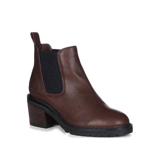 EMU NZ Clare Leather Ankle Chelsea Boot in Walnut Brown—waterproof, easy-pull tab, grippy sole, chunky heel, and comfy black panels.  ksnz