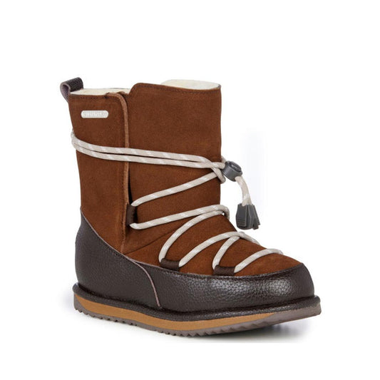 EMU NZ Kids Blackburn Waterproof Boot in Oak Tan: cozy suede and leather, waterproof, grippy sole, easy white toggle lace—great for winter.  ksnz
