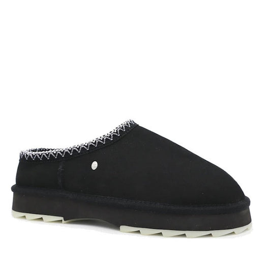 EMU Women's Sharky Scuff Slipper in classic black sheepskin with cozy white trim, comfy thick rubber sole, and easy slip-on design.  ksnz
