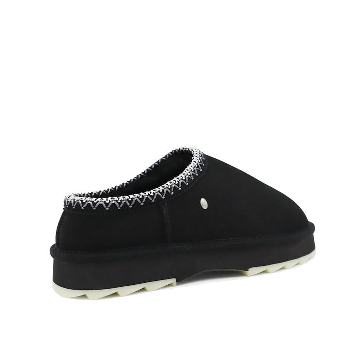 EMU NZ Women's Sharky Scuff Slipper, cozy black sheepskin with easy slip-on style, white zigzag stitching, and sturdy rubber sole.  ksnz
