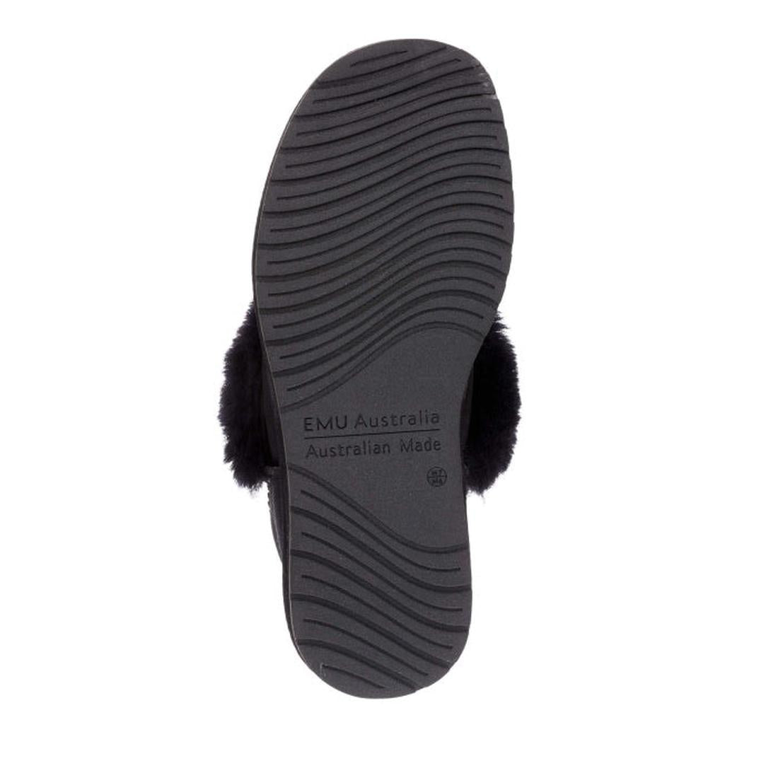 EMU NZ Womens Platinum Mintaro Sheepskin Slipper Black shows a cozy slipper sole with wavy grip, embossed branding and comfy slip-on style.  ksnz