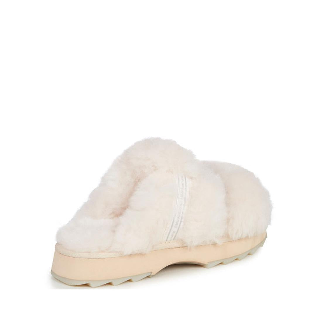 EMU NZ Women's Wobbegong Scuff Slipper in cream, soft sheepskin upper, cozy slip-on fit, and durable textured sole for indoor comfort.  ksnz
