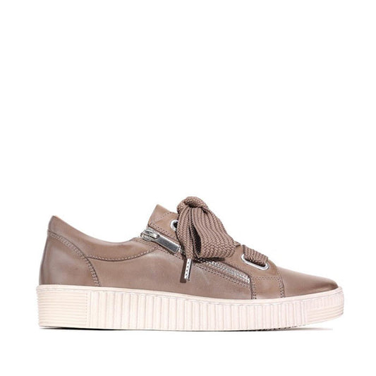 EOS Jovi Leather Trainer Nocciola in taupe, a comfy sneaker with braided laces, side zip, and off-white sole, perfect for kids.  ksnz