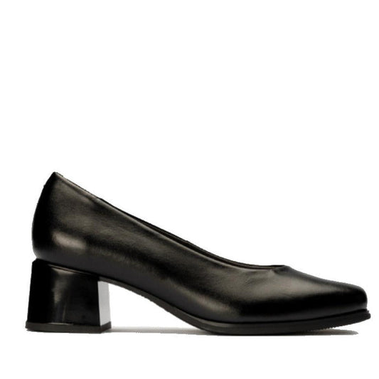 Pitillos 103 Classic Court Shoe in black leather, comfy round toe, easy slip-on style, sturdy low heel and soft sole. Left side view.  ksnz