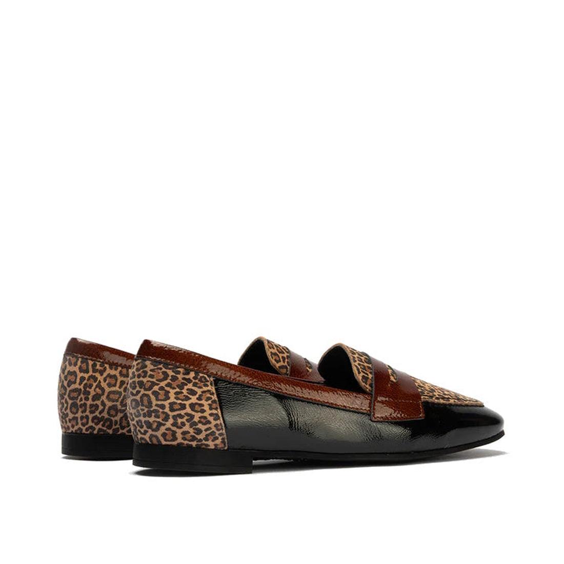 The Pitillos Womens Black Flat Patent Loafer Moccasin 10870 features glossy black patent panels, brown leather trim and straps, and leopard print accents, shown against a white background., 8445191690432, 8445191690449, 8445191690456, 8445191690463, 51917