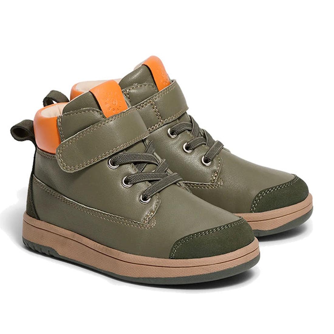 The Pretty Brave Hi Top Boot Corey Olive is a kids’ olive green leather high-top with orange accents, brown soles, laces, and a hook-and-loop strap. Podiatrist-approved with reinforced toe caps and padded collars for all-day comfort., 50474, 50475, 942007