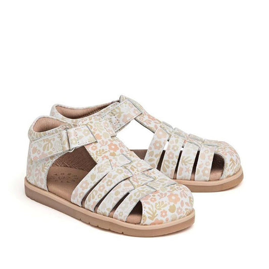The Pretty Brave Jamie Closed Toe Sandal in Coral Garden has a soft floral design, comfy tan soles, and secure multiple straps.  ksnz