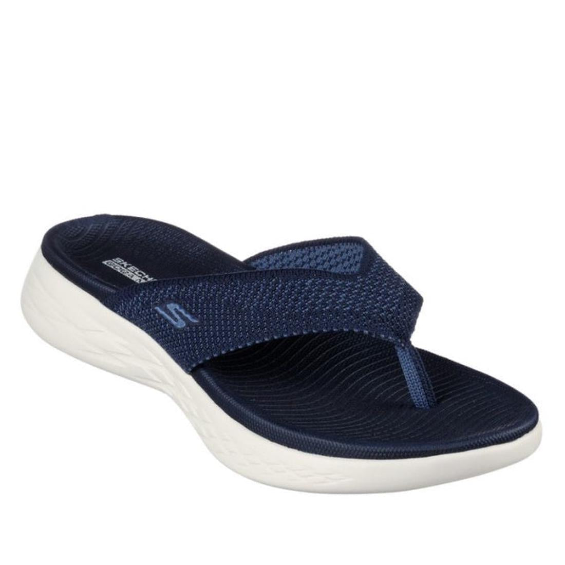 Skechers On The Go 600 Flourish Jandal Navy is a comfy navy sandal with cushioned sole, Goga Mat footbed, and soft fabric strap.  ksnz